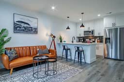 Relax 3Blocks near H St Corridor with 2-BR 2-Bath - Image 3