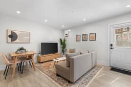 Central 2-BR City Sanctuary - Commuter-Friendly - Image 2
