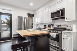 Historic DC House w/Piano, Free Parking & Fast - Image 2