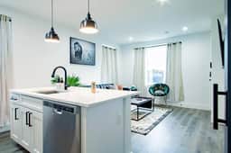 Roomy 2-BR 2-Bath | 3-Blocks to H St Corridor - Image 5