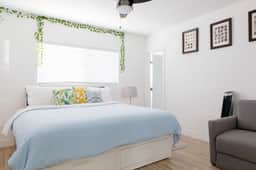 ARTBNB // king beds // NEW // pool // BUSINESS // beach // LAX - Image 2