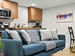 Cozy 2BR Flat - Walk to METRO Union Market - Image 2