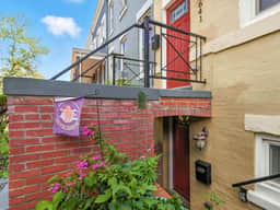 Cozy 2BR Flat - Walk to METRO Union Market - Image 3