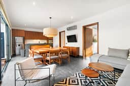 La Veleta Getaway at ASANA LEAF House Sleeps 12 - Image 2