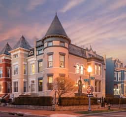 HISTORIC HOME - AMAZING LOCATION ** PARKING ** W/D - Image 3