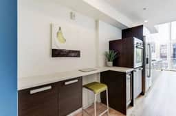Loft Near Subway, Free Parking, Walk to Shopping - Image 4