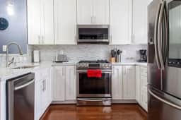 A Homestay in One of DC's Best Neighborhoods // 4-Bedroom Petworth Townhome - Image 3
