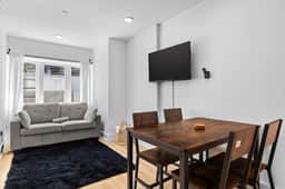 Stylish 2-BR, Only Minutes to Union Station - Image 3