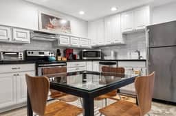 Fantastic 1-BR in the Heart of Capitol Hill - Image 3