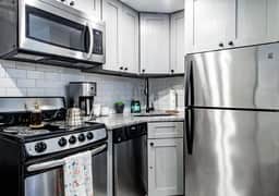 LUXE 1-BR STUDIO SPACE / Desirable Location + Well-equipped - Image 5