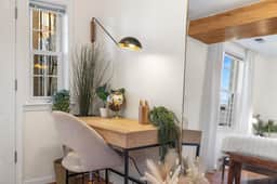 1-BR Chic Suite / Minutes Walk to H St / Trolley - Image 3