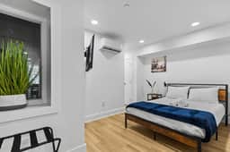 Great Value 2-BR, Only Minutes to Union Station - Image 2