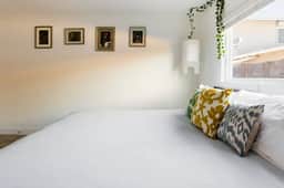 Chic & Comfortable Art & Design Apartments near LAX & Beaches - Image 4