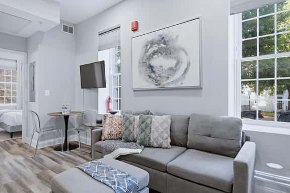 Modern Capitol Hill Stay, Eastern Market METRO - Image 1