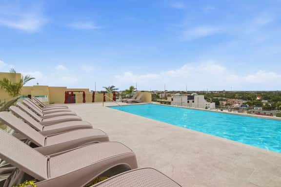 Rooftop Pool & Gym walkable studio full equipped - Image 1