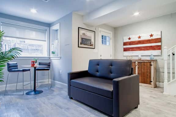 Central DC Flat | Sleeps 3 | Convention Center - Image 1