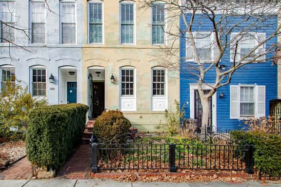 Heart of Capitol Hill Row House, Luxury & Location - Image 1