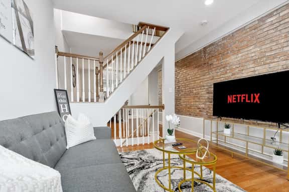 Charm City Homestay in Washington Village - Image 1