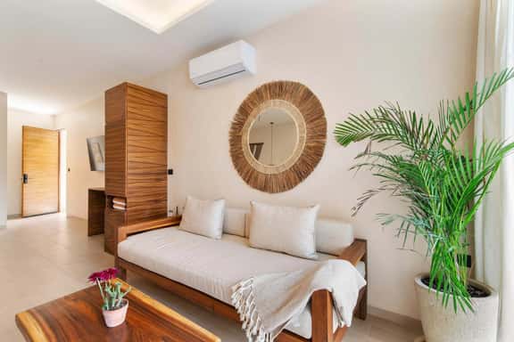 Suite with Swim-Up Pool - 10 Min from the Beach - Image 1