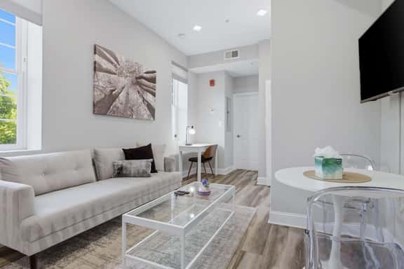 Stylish 1BR Capitol Hill - Walk to METRO - Image 1