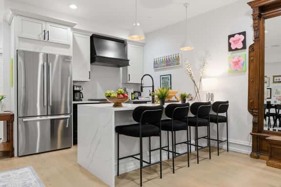 Elegant 2BR Retreat Steps to Dupont Circle & METRO - Image 1