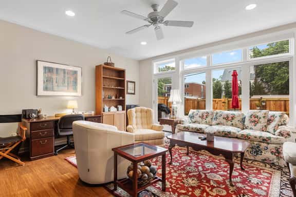 Classy Old Town Getaway, 3-BR in Perfect Location - Image 1