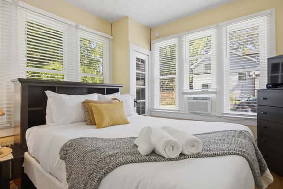 Charming Del Ray Home, Near Old Town & METRO-rail - Image 1
