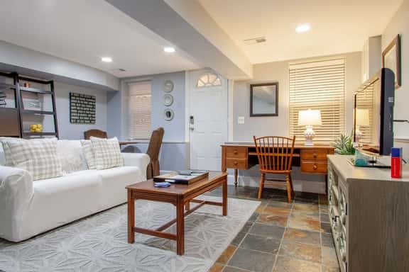 Delightful 1-BR Accommodations / Nearby METRO - Image 1