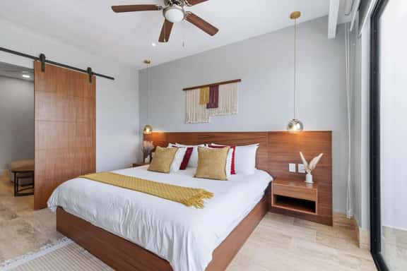 Stylish King Condo Near Beach & 5th Ave - Zazil Ha - Image 1
