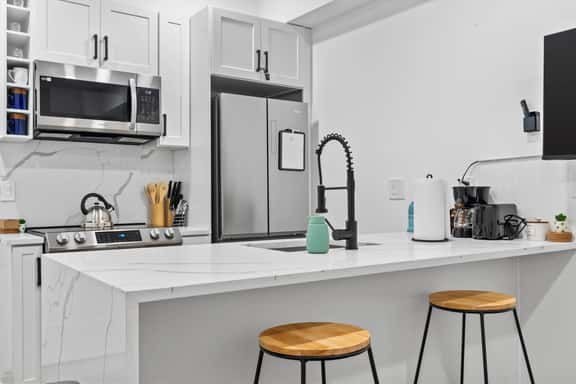 1-BR Suite DC Getaway, Steps to H Street - Image 1