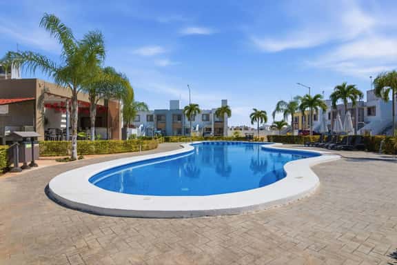 2BR Condo with Pool in Playa del Carmen - Image 1