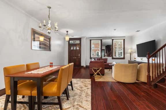 Spacious 4BR DC Townhouse with Free Parking - Image 1