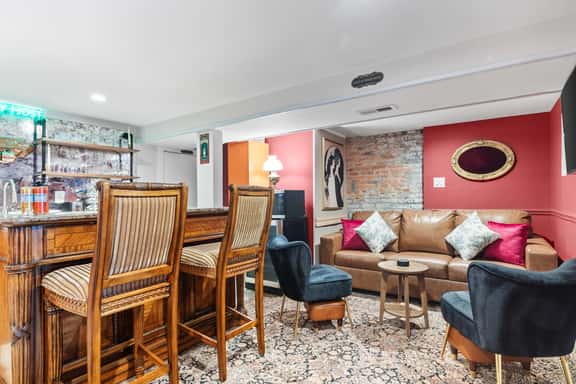 Speakeasy-Themed Retreat: Bar, Pet-Friendly, - Image 1