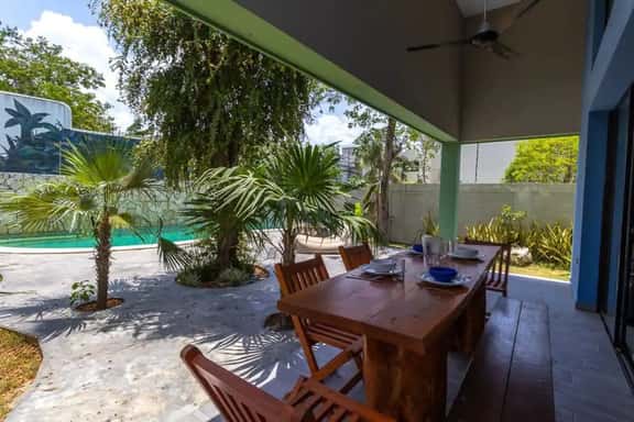 4BR Private home w/ pool near beaches and downtown - Image 1