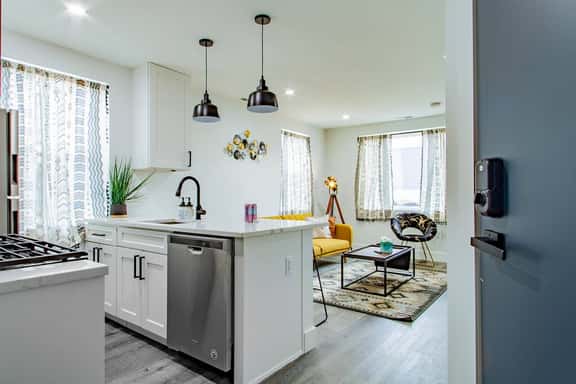 Spacious 2-BR 2-Bath | 3-Blocks to H St Corridor - Image 1