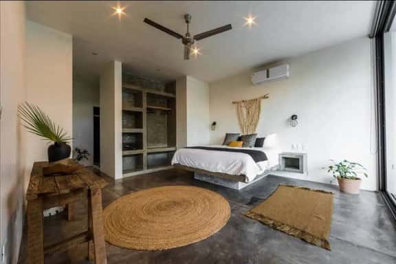 Cozy 2BR flat near downtown and beaches - Image 1
