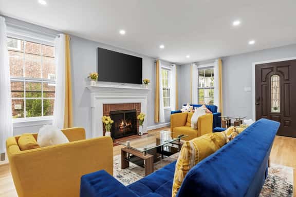 Modern 5-BR, Walk to Downtown Silver Spring, METRO - Image 1