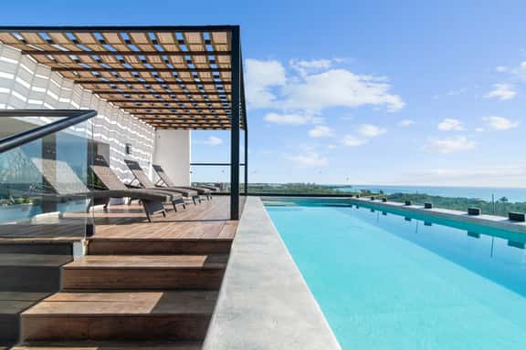 Caribbean View Studio - Rooftop Pool near 5th Ave - Image 1