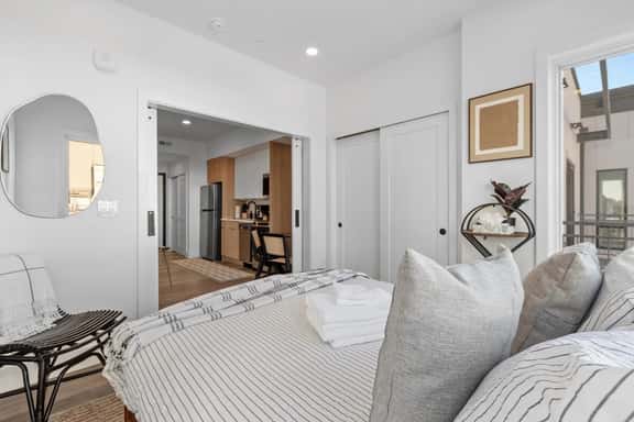 NoMa Convenience / Close to METRO + Union Market - Image 1