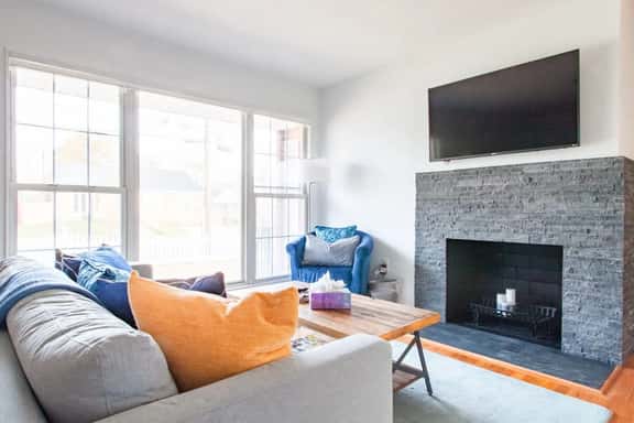 CHARMING UPDATED RAMBLER ✶✶ 7-MIN WALK TO FOREST GLEN METRO ✶✶ 5-MIN WALK TO HOLY CROSS HOSPITAL - Image 1