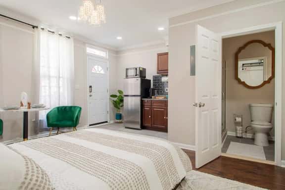 Little Home in Little Italy - Inner Harbor Studio - Image 1