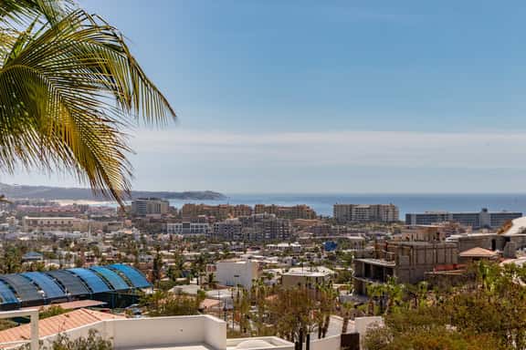 Stunning 3BR apartment with Amazing Views - Image 1
