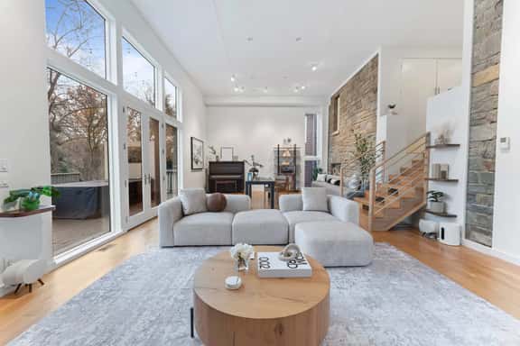 Luxe 4BR Exec Family Haven | Nature + City Access - Image 1