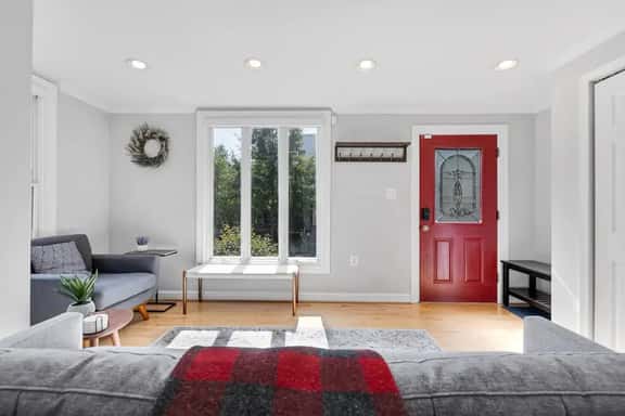 3-BR DC Townhome Getaway Close to It All - Image 1