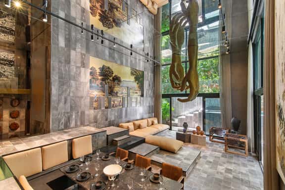 Luxury 4BR Condo - Art & Pool - Barneys Residences - Image 1