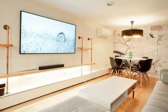 ✳ MODERN & SPACIOUS 1-BR ✳ SUBWAY // SHOPPING - Image 1