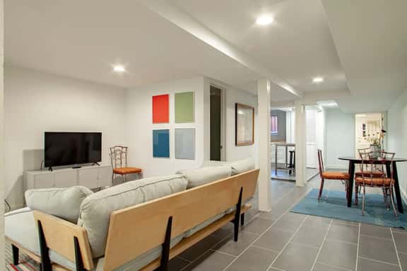 Spacious 1BR NW Garden Apartment / Walker's Dream! - Image 1