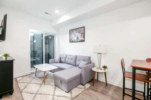 1-BR Oasis in Hill East / Lincoln Park + METRO - Image 1