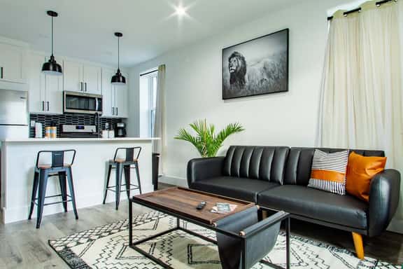 Roomy 2-BR 2-Bath | 3-Blocks to H St Corridor - Image 1