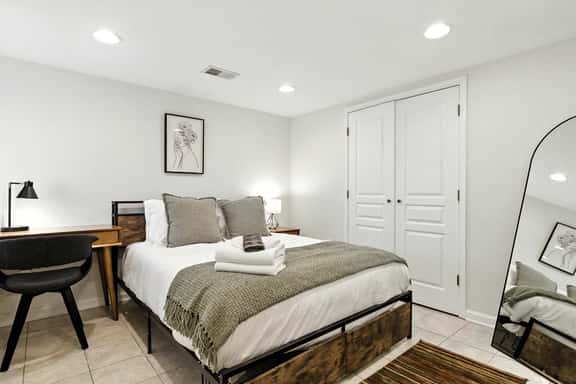 Cozy 2BR Flat - Walk to METRO Union Market - Image 1